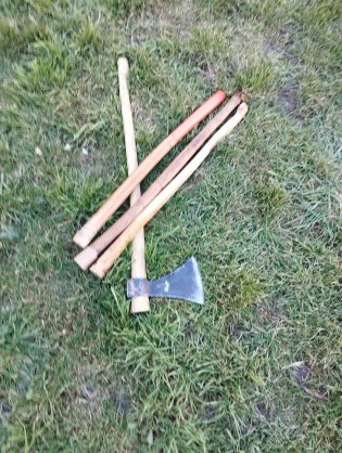 hache à 4 manches.jpg