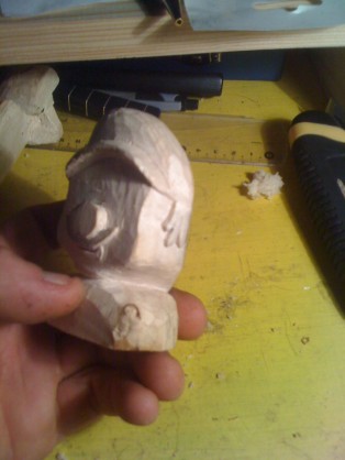 Mario ... mais j'arrive pas plus . C'est pas encore raté mais mis de coté pour l'instant . Il faut creuser entre le nez et la visière et ... j'ai pas envie pour l'instant !!!