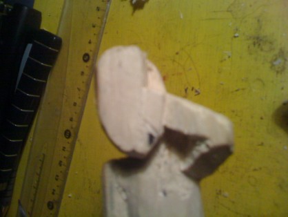 Qu'est ce que j'ai foutu ??? il lui manque un bout de tête !!! Encore un cri trés fort !!!