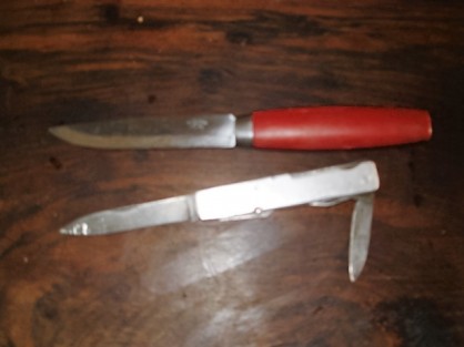 mora classique, et fermant